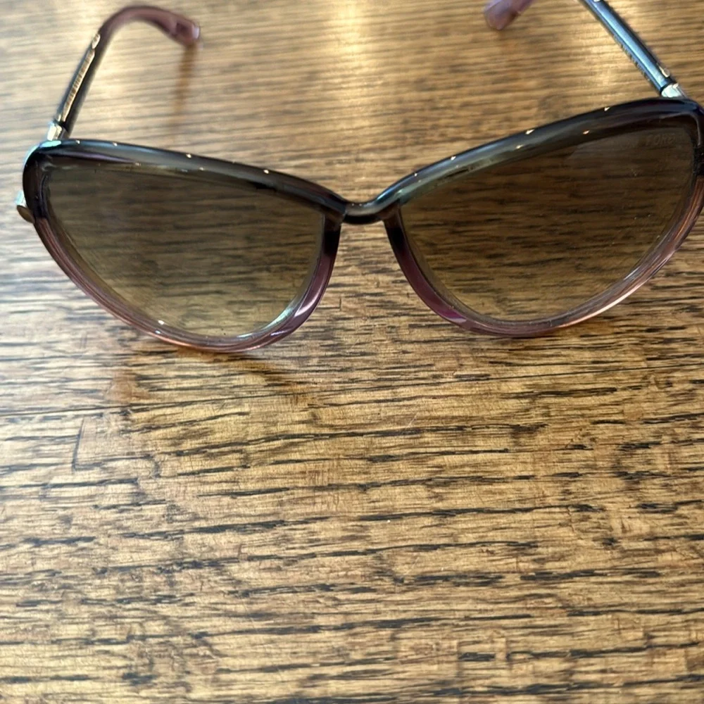 Tom Ford sunglasses. - Picture 1 of 6